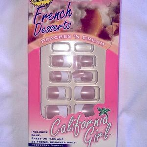 California French nails 💕